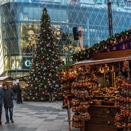 Orlay Gellert Hill View 4th Floor No Elevator * Boedapest